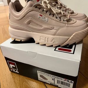 Fila sneakers.  like new.  size 6